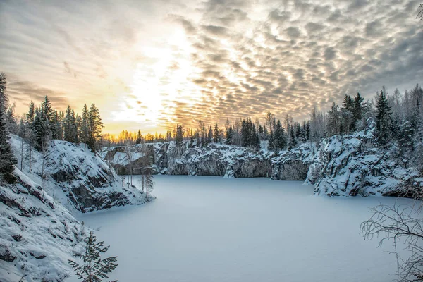 Ruskeala mramorová lom, Karelia, Rusko — Stock fotografie
