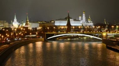 Moskova kremlin kış gece manzarası. Rusya