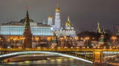 Moskova kremlin kış gece manzarası. Rusya