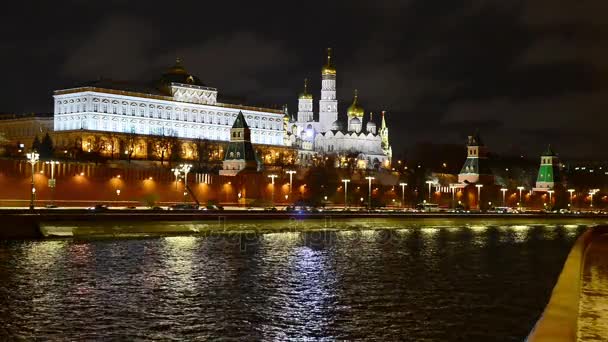 Weergave van het kremlin van Moskou in de winternacht. Rusland — Stockvideo