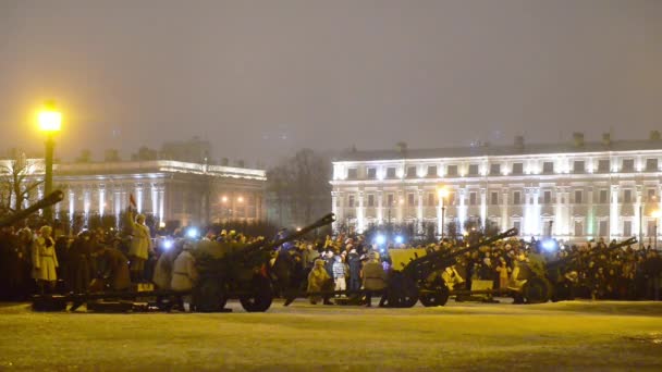 ST. PETERSBURG, RÚSSIA - 27 de janeiro de 2017: Dia da Glória Militar da Rússia - Dia da libertação completa de Leningrado do bloqueio fascista (1944 ) — Vídeo de Stock