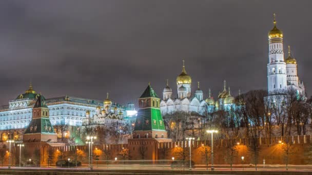 Blick auf Moskauer Kreml in der Winternacht. Russland — Stockvideo