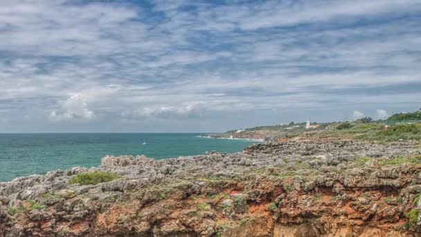 Atlantic ocean coast (granite boulders and sea cliffs), Portugal. — Stock Video