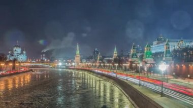 Moskova kremlin kış gece manzarası. Rusya