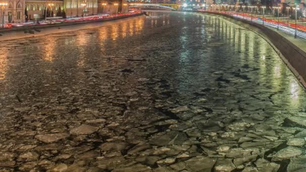 俄罗斯，莫斯科，莫斯科河，桥的夜景 — 图库视频影像