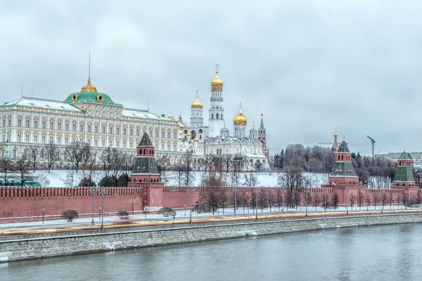 Moskova Kremlin ve Moskova Nehri, Moskova, Rusya. — Stok fotoğraf