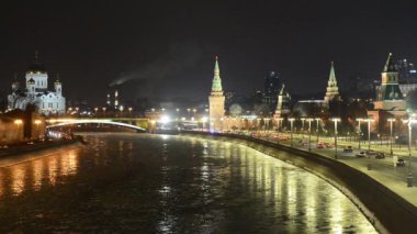 Kremlin çarpıcı gece görünümü kışın, Moskova, Rusya Federasyonu