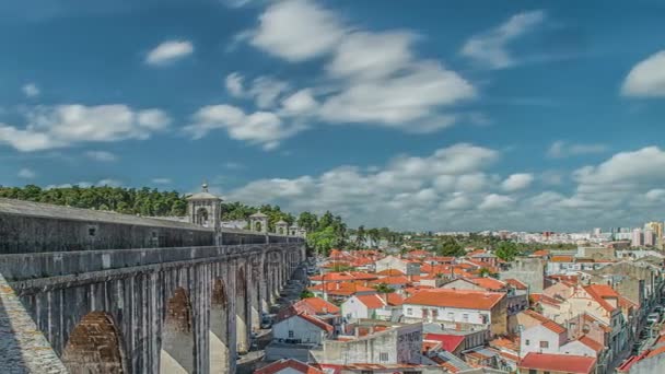 Acueducto histórico en la ciudad de Lisboa construido en el siglo XVIII, Portugal — Vídeos de Stock