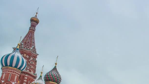 Moscou, Russie, Place Rouge, vue sur St. Cathédrale de Basile — Video