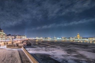 Saint Petersburg, Rusya 'da Neva Nehri' nin güzel manzarası