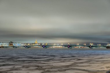 Saint Petersburg, Rusya 'da Neva Nehri' nin güzel manzarası