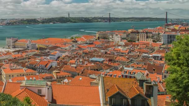 Vista panoramica sulla città di Lisbona e sul fiume Tago — Video Stock
