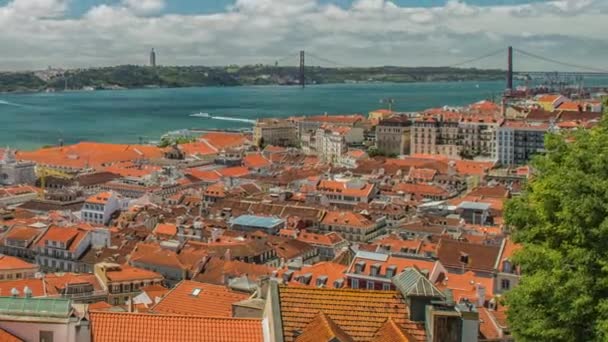 Panoramatický výhled na město Lisabon a řeku Tejo — Stock video