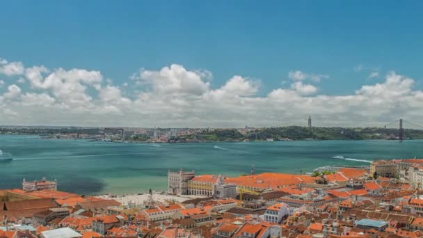 A Lisszabon belvárosában és a Tejo-folyóra panorámás kilátás — Stock videók