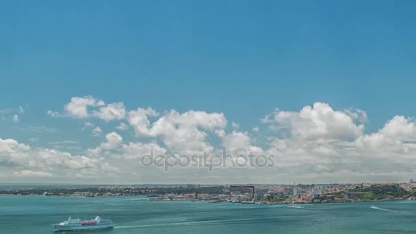 Panoramik Lizbon şehir ve Tagus Nehri — Stok video