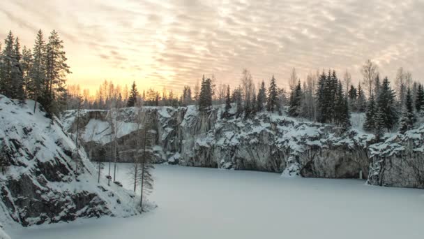 Kanyon di marmo a Ruskeala, Carelia in inverno, Russia — Video Stock