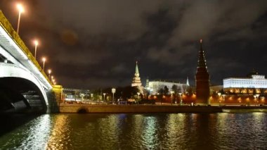Moskova kremlin kış gece manzarası. Rusya