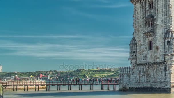 Lisboa, Portugal. La Torre de Belem es una torre fortificada situada en la desembocadura del río Tajo. . — Vídeos de Stock