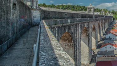 Lizbon, Portekiz: March19, 2017. Su kemeri Aguas livre (Portekizce: Aqueduto das Aguas Livres su kemeri ücretsiz suların) Lizbon kentinde tarihi bir su kemeri olduğunu
