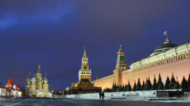 Moskova Kızıl Meydan, Lenin Mozolesi ve Rus hükümeti binanın gece görünümü