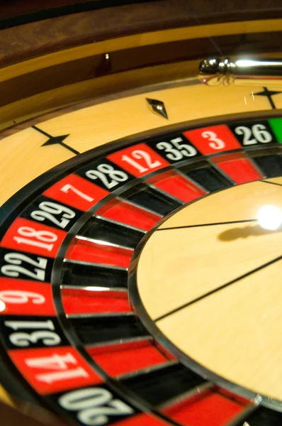 Динамическая рулетка в казино — стоковое фото