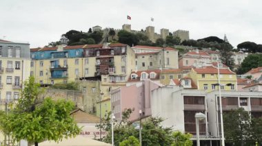 Lizbon, Portekiz Sao Jorge Kalesi 'ne doğru ufuk çizgisi.