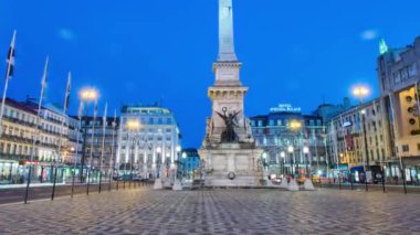 Restoratörlerin Anıtı, Lizbon, Portekiz 'deki Restorant Meydanı' nda hızlandırılmış zaman aşımı..