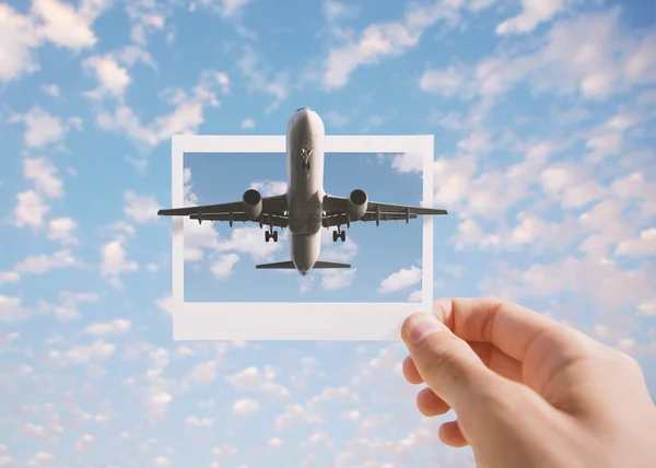 Holding instant photo — Stock Photo, Image