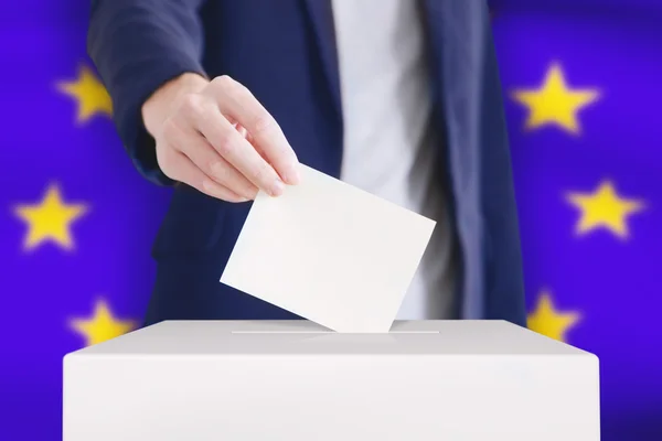 Voting. Man putting a ballot. — Stock Photo, Image