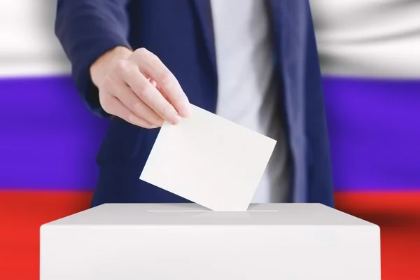 Votação. Homem a votar. . — Fotografia de Stock