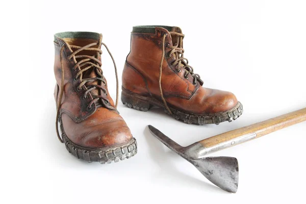 Mountain boots and Ice Axe — Stock Photo, Image