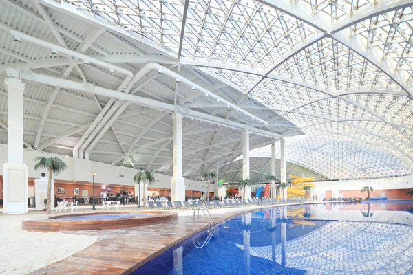 Sochi, Russia - October 1 2014 Modern Indoor waterpark. — Stock Photo, Image