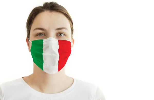 Coronavirus Covid Ung Kvinna Med Ansiktsmask Och Italiensk Flagga — Stockfoto