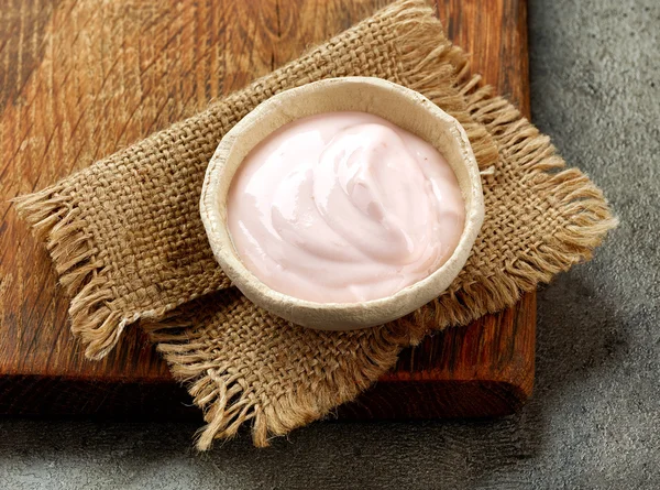 Bowl of yogurt — Stock Photo, Image