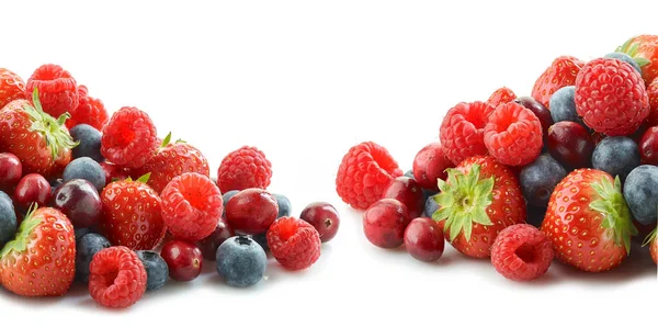 Куча различных свежих ягод — стоковое фото