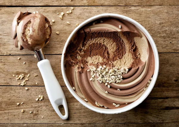 Čokoláda a arašídové zmrzlina — Stock fotografie