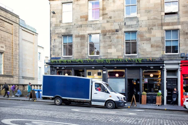 Una calle en el casco antiguo de Edimburgo —  Fotos de Stock