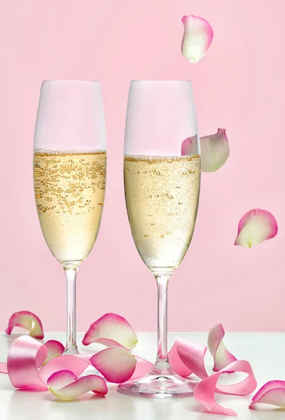Dvě skleničky šampaňského — Stock fotografie