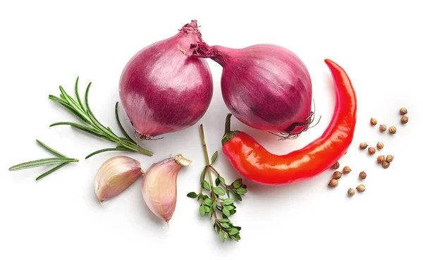 Red onions and spices on white background — Stock Photo, Image