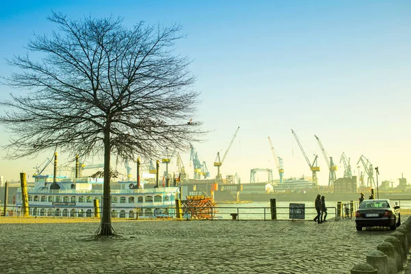 Vista del puerto de Hamburgo — Foto de Stock