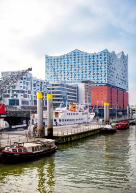Hamburg şehir ve Elbphilharmonie görünümünü