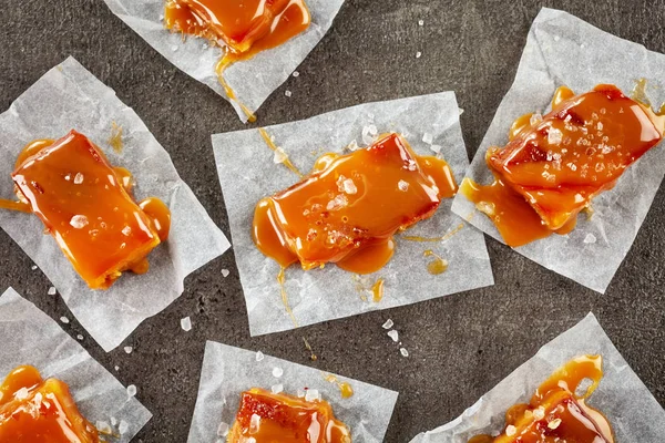 Hausgemachte gesalzene Karamellbonbons — Stockfoto