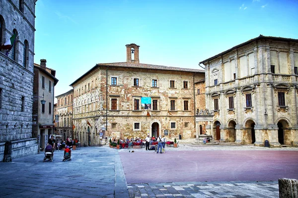 Montepulciano Piazza Grande görünümünü — Stok fotoğraf