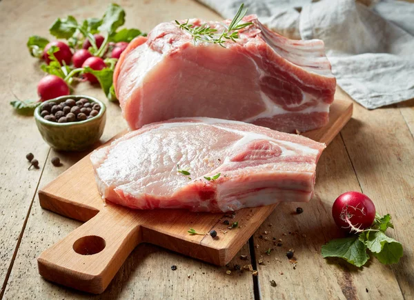 Frisches rohes Fleisch — Stockfoto