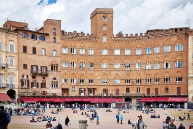 Piazza del Campo Meydanı Siena görünümünü