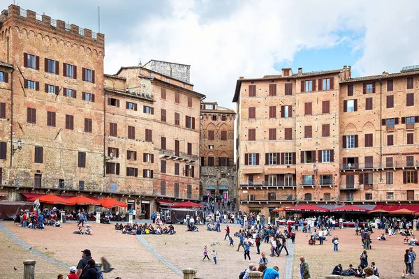 Vue de la place Piazza del Campo à Sienne — Photo