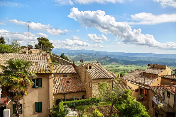 Vista panoramica sulla città storica Volterra — Foto Stock