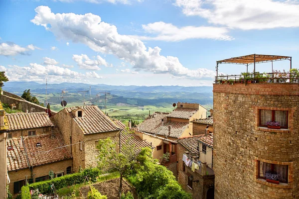 Vista panorámica de la ciudad histórica Volterra, Italia — Foto de Stock