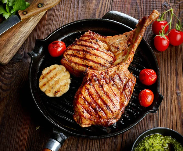 Freshly grilled steaks — Stock Photo, Image