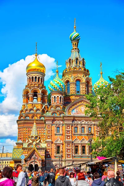 Berömda kyrkan Uppståndelsekyrkan i Sankt Petersburg — Stockfoto